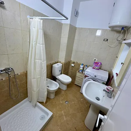 Bianca Apartamento Golem (Tirana)